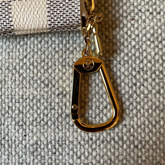 SOLD Authentic Louis Vuitton Cles Damier Azur - Picture 4 of 11